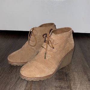 Tom’s suede wedges